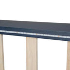 Letto a piattaforma a forma di auto da corsa per bambini in legno, con LED e schienale imbottito