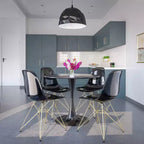 Cresco Sedie da pranzo moderne in acrilico (set da 4) Base cromata dorata Eiffel, Sedie d'accento eleganti per sale da pranzo e cucine contemporanee