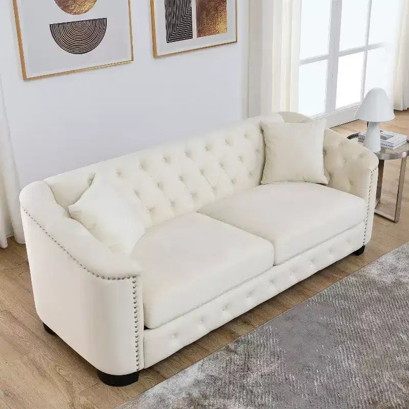 Divano Chesterfield Moderno in Velluto da 77 Pollici, Divano a 3 Posti, Schienale Trapuntato Rivestito con Braccioli Chiodati e 2 Cuscini per Soggiorno