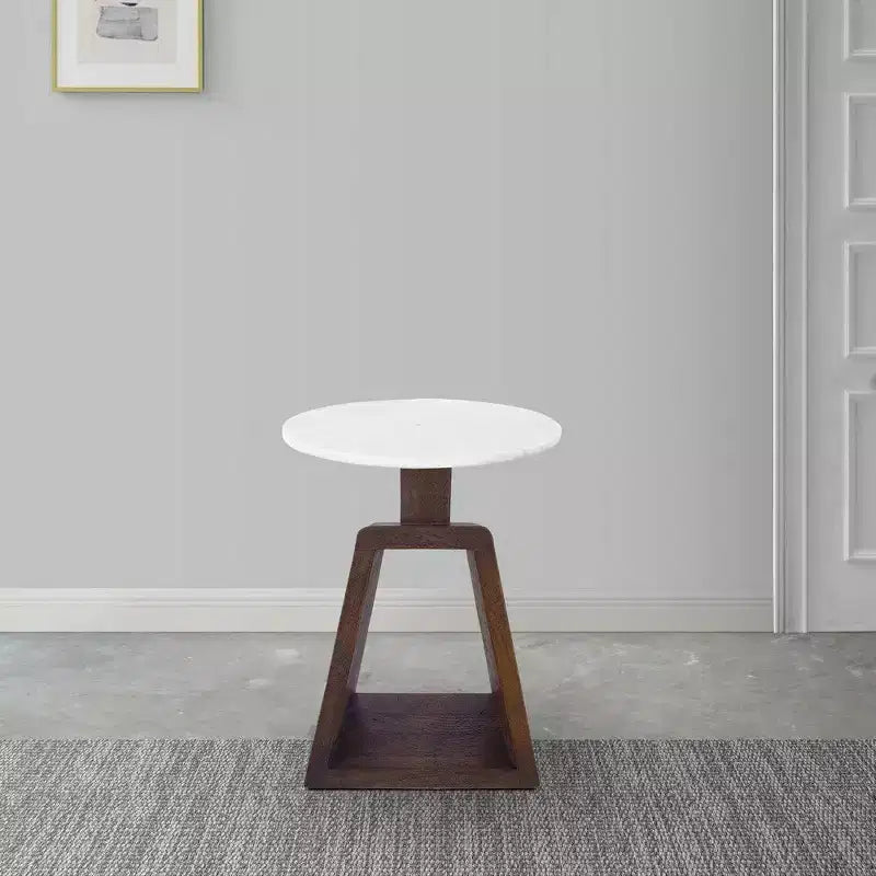 Tavolino da 42 cm con piano rotondo in vero marmo bianco e base artigianale in legno di mango