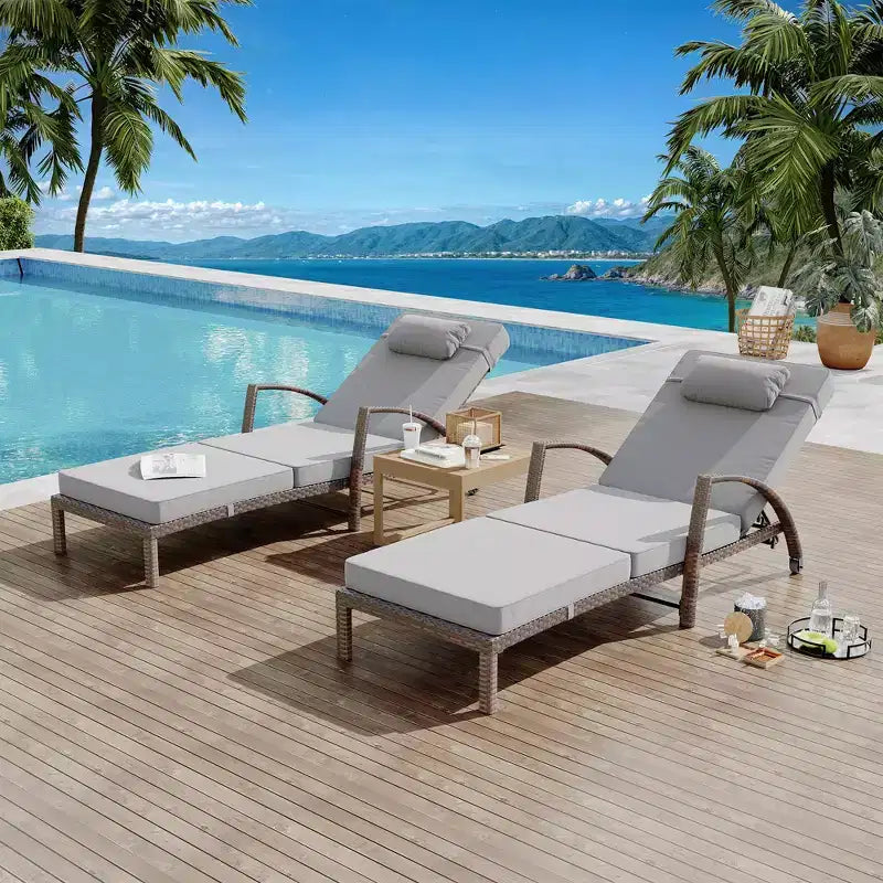 Set di 2 sdraio da esterno in rattan, pieghevoli, con schienale regolabile a 5 posizioni, con cuscino e poggiatesta, per patio e piscina
