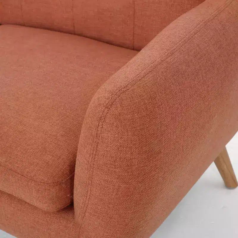 Divano GDFStudio Sheena Mid-Century Modern a 2 posti, imbottito e capitonné, 67,25 pollici